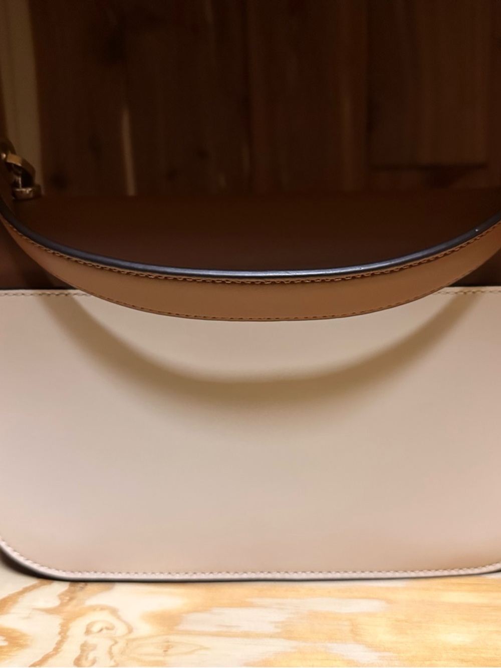KATE SPADE Two-Tone Brown and Cream Crossbody Bag with Gold Twist Lock - Picture 4 of 8